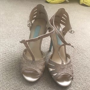 Betsey Johnson gold sparkly heels